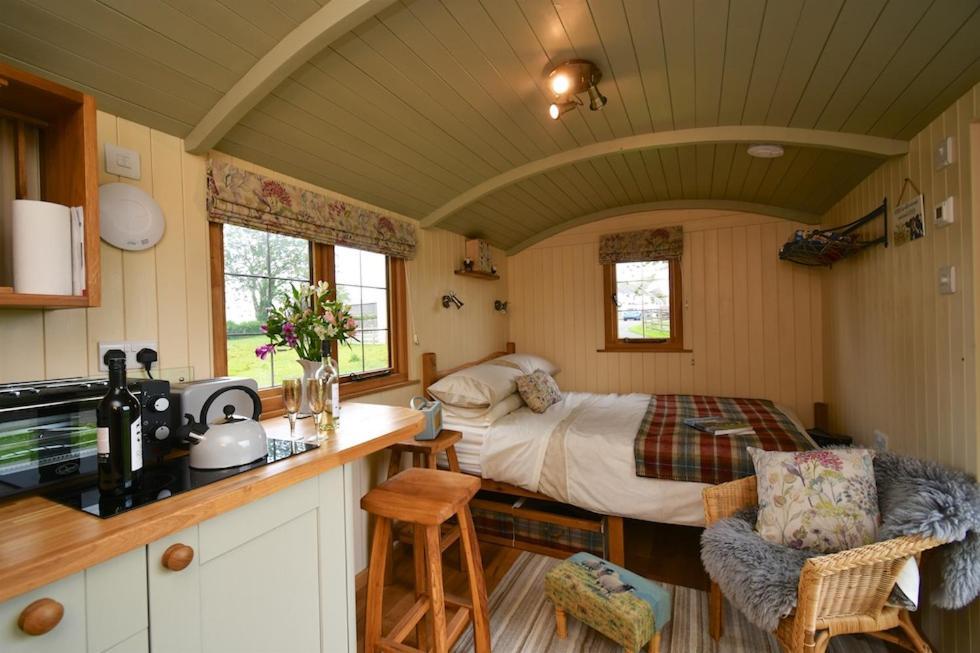 The Shepherds Hut Carmarthen Esterno foto