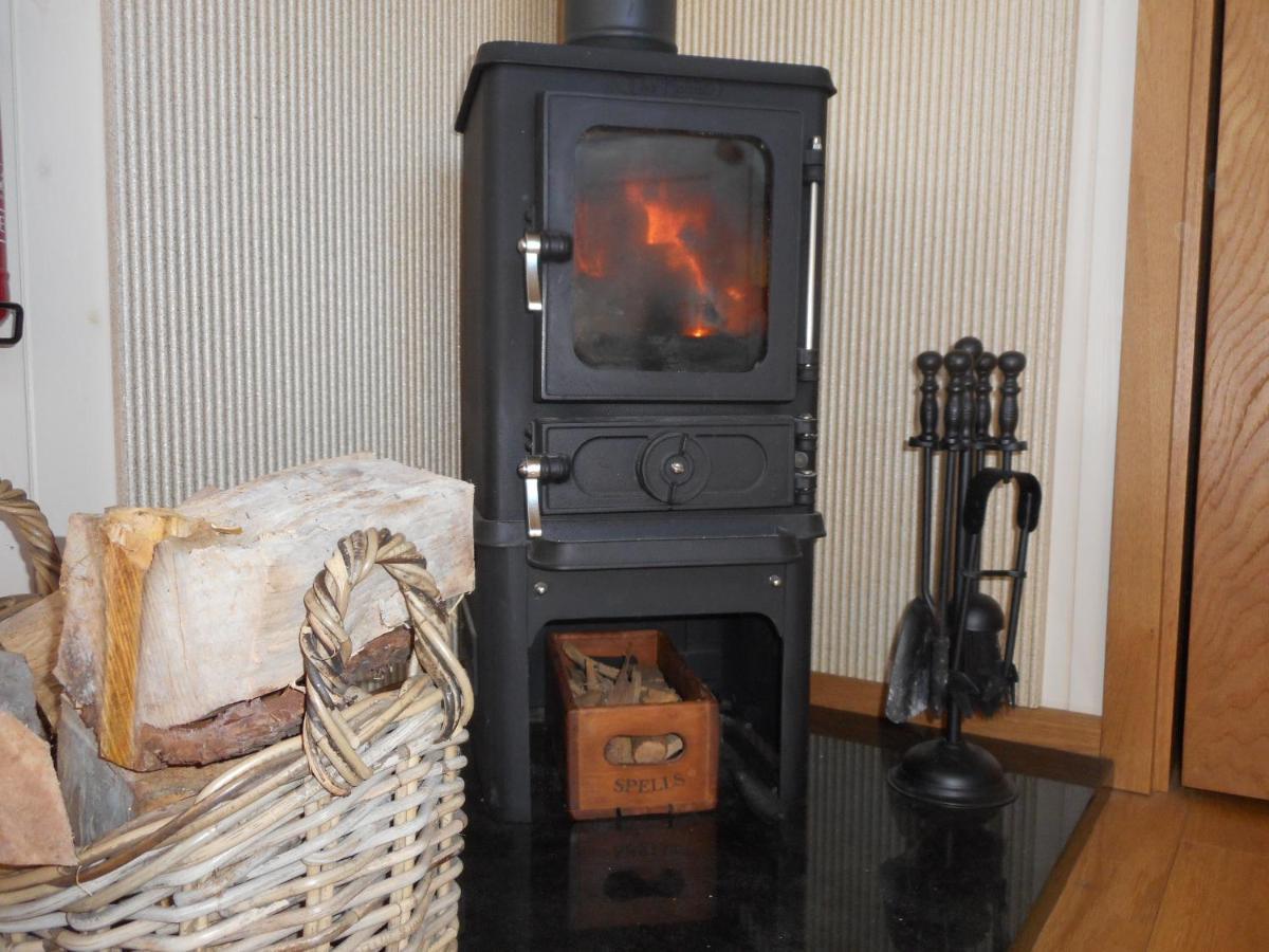 The Shepherds Hut Carmarthen Esterno foto